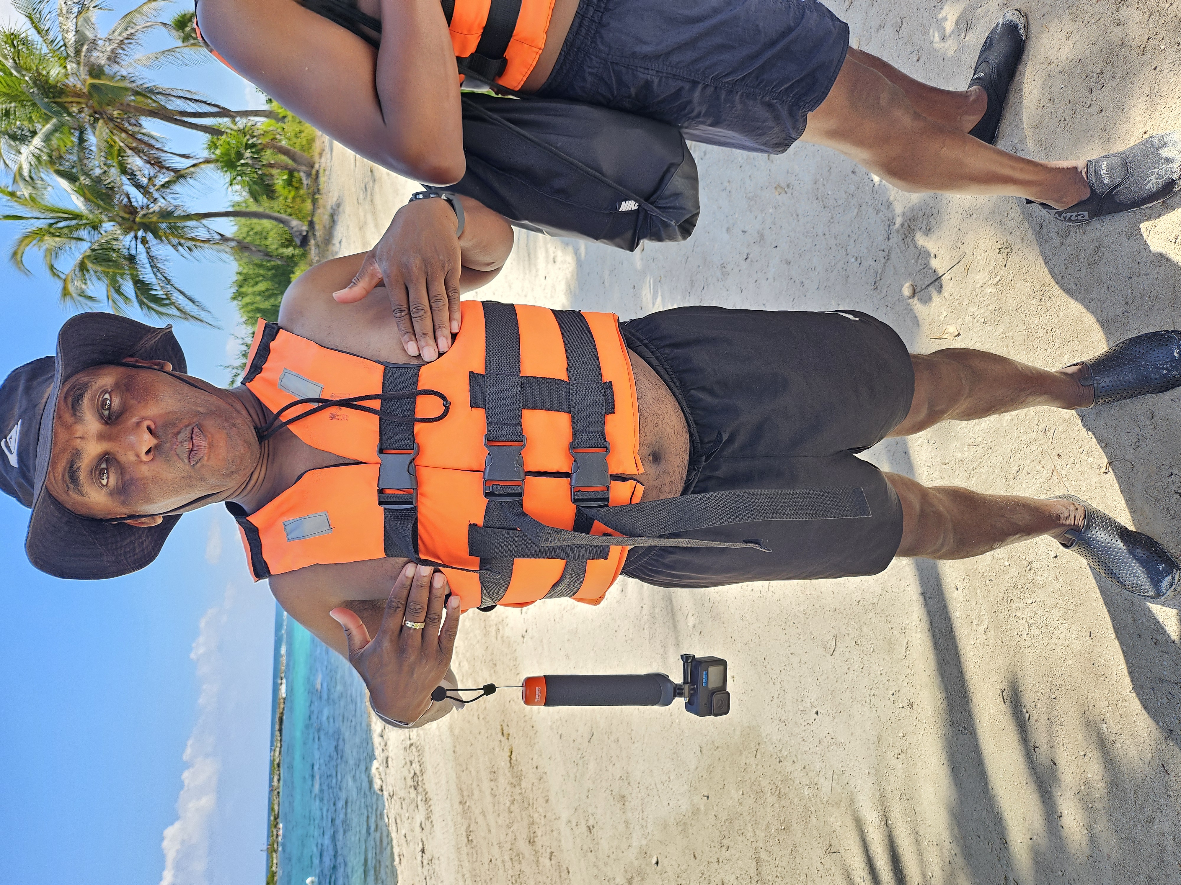 Hotish Brothers Photo 3